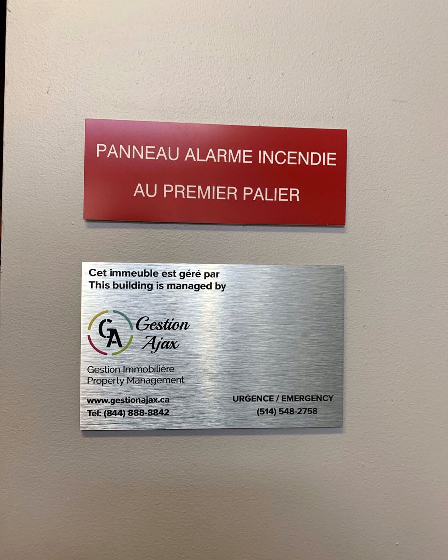Plaque Gestion Ajax à l'intérieur d'un immeuble